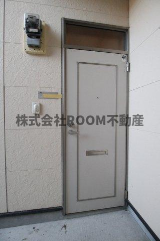 グリーンコーポ立野の玄関|収納もある玄関です