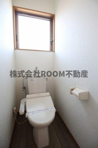 グリーンコーポ立野のトイレ|落ち着いた色調のトイレです