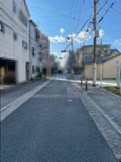 【前面道路含む現地写真】