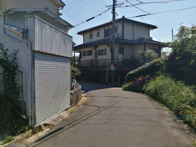岸和田市尾生町　戸建の前面道路含む現地写真