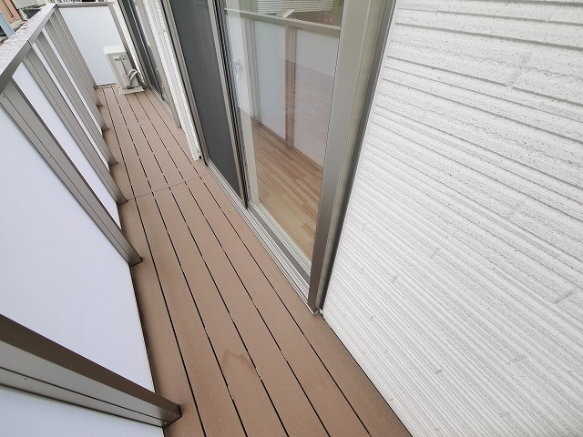 ヴィラフォーレのバルコニー|外からの目が気にならないバルコニーで洗濯物が干せます