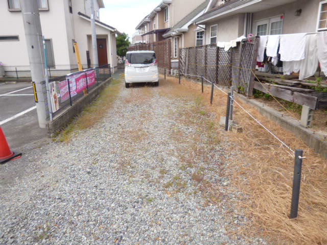 西阿知町新田貸家（129-1）の駐車場