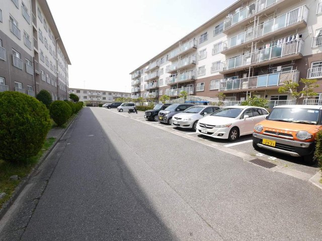 東垂水1号棟の駐車場