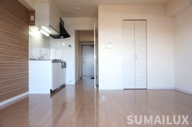 熊本市中央区世安町の賃貸マンションの居間・リビング