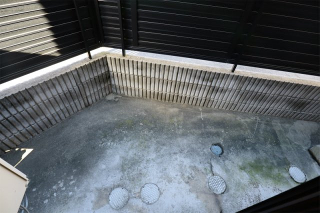 LEO拾番館のバルコニー