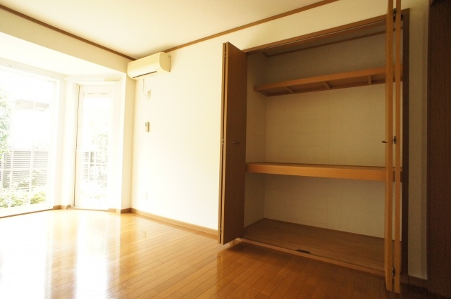 ドゥ・ジャルダンの寝室