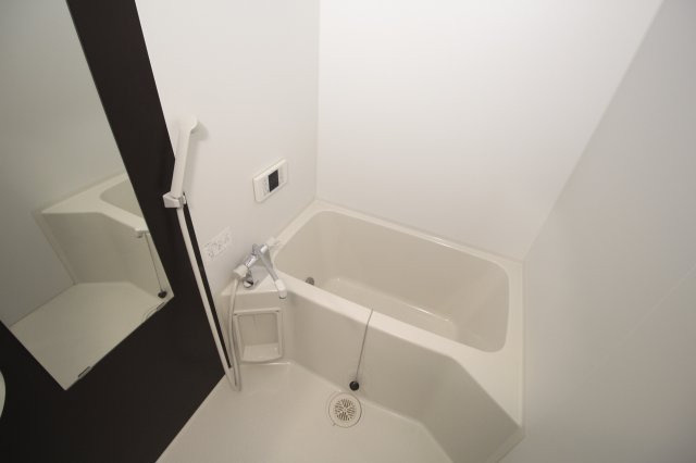 【浴室】 | AQUE11 | お風呂で一日の疲れを取りましょう♪
