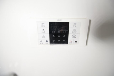  | AQUE11 | 追い焚き給湯リモコンです♪
