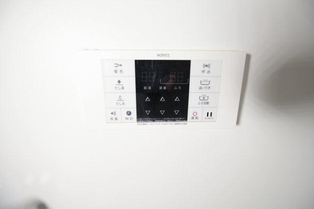  | AQUE11 | 追い焚き給湯リモコンです♪
