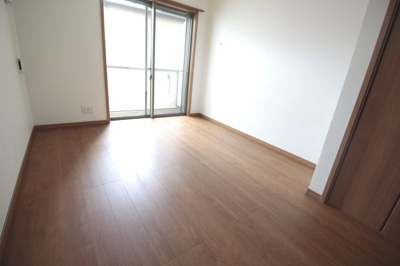 【洋室】 | AQUE11 | 広々洋室7帖フローリング♪
