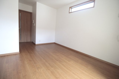 【洋室】 | AQUE11 | 窓側から見た洋室です♪
