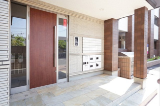 【エントランス】 | オートロック＆宅配ボックス