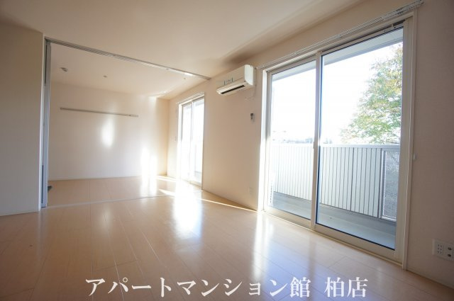 カーザ・ビアンカの居間・リビング|同タイプ