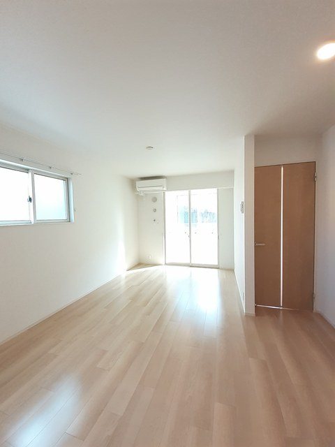 グランメゾンEの居間・リビング