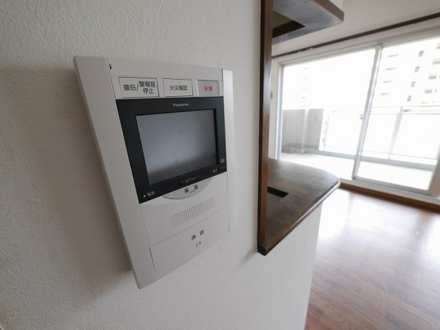 オーズタウンウエストスクエアⅣ番館の防犯設備