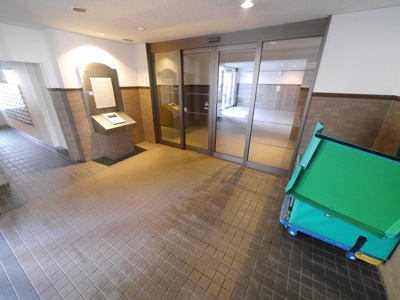 【エントランス】 | オーズタウンウエストスクエアⅣ番館