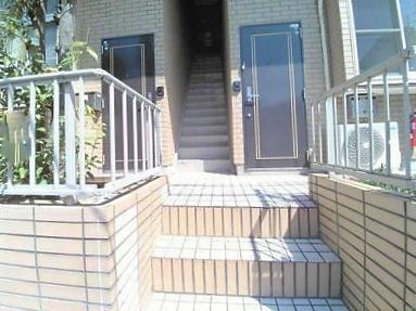 ローズアパートＲ27のエントランス