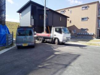 【前面道路含む現地写真】