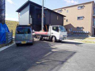 【前面道路含む現地写真】 | 城陽市富野南垣内1号地　新築戸建