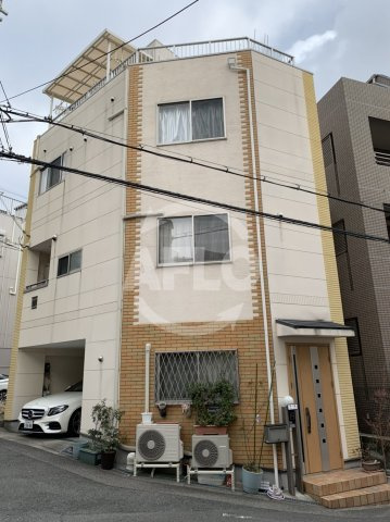 真法院町　戸建ての駐車場|真法院町　戸建て　敷地屋内駐車場