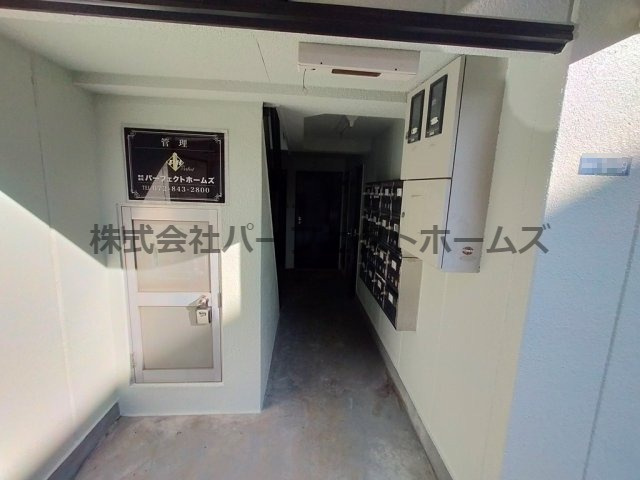 平池町一棟マンションのエントランス|ゆとりのあるエントランスです