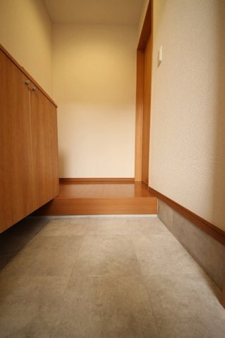 NARABUハイツⅣの玄関|シンプルで使いやすい玄関です