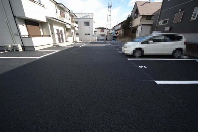 NARABUハイツⅣの駐車場|駐車場があるので、車を買う予定の方も安心です