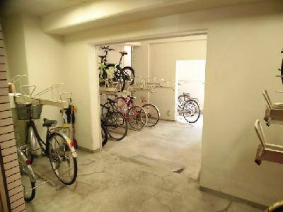 プロスペクト河原町五条の駐車場|駐輪場