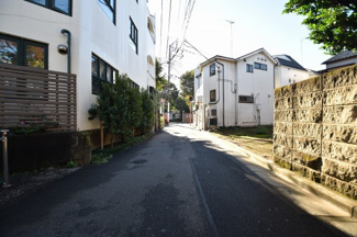 【前面道路含む現地写真】 | 東側約4ｍ道路に約8ｍ接道