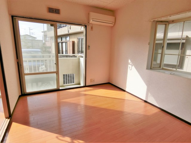 モアクレスト明光の洋室