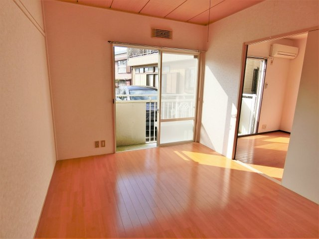 モアクレスト明光の洋室