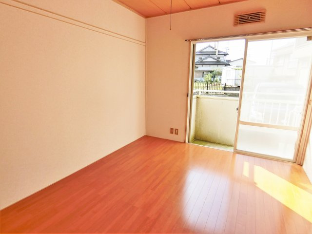 モアクレスト明光の洋室