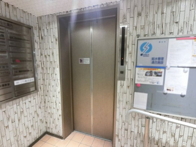 【その他共用部分】 | 東カングランドマンション横浜パークサイド | お買い物時やベビーカーの出し入れに便利なエレベーター付です。