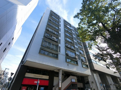 【外観】 | 東カングランドマンション横浜パークサイド | 総戸数６８戸、昭和４８年８月築、管理人は日勤勤務につき管理体制良好です♪