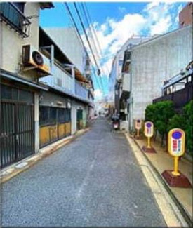 【前面道路含む現地写真】