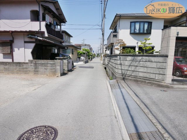 加古川市野口町二屋　土地の前面道路含む現地写真|前面道路幅員約4メートルです