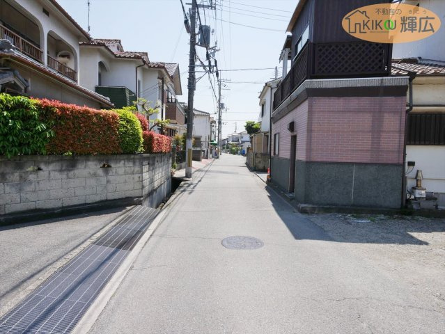 加古川市野口町二屋　土地の前面道路含む現地写真