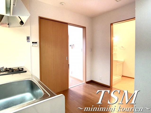 ペジーブル萱島の居間・リビング