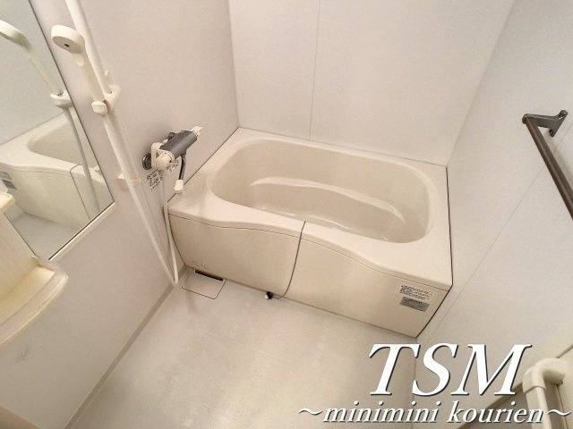 ペジーブル萱島の浴室