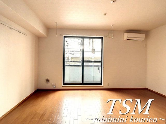 ペジーブル萱島の洋室