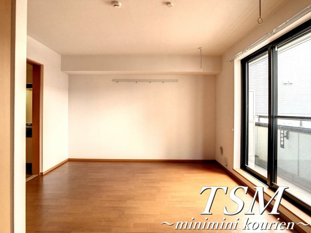 ペジーブル萱島の洋室