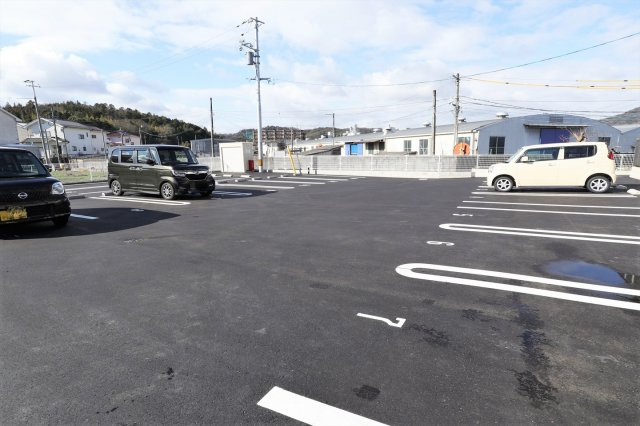 メゾン・ド・ラ・グラースの駐車場