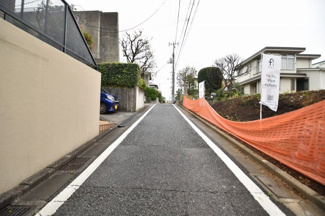 【前面道路含む現地写真】 | 現地見学や資料請求などお気軽にお問合わせ下さい。
周辺環境とあわせて現地ご案内致します。