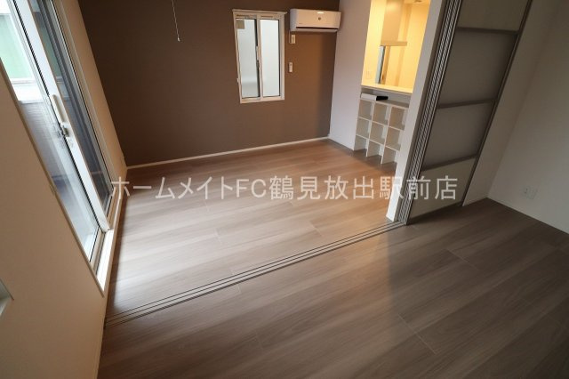 ボヌワール高井田の居間・リビング