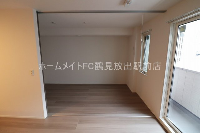 ボヌワール高井田の洋室