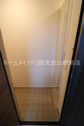 ボヌワール高井田の玄関