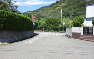 【前面道路含む現地写真】