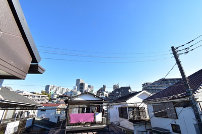 【展望】 | 国分寺市泉町１丁目 | 景色を遮るものがないと、陽の光を長い時間浴びられます。空気も澄んでいるように感じますね。