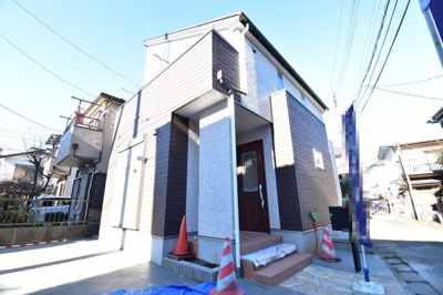 【外観】 | 国分寺市泉町１丁目 | 太陽の恩恵を存分に受けられる邸宅。住まうご家族の心地よさを最優先した意匠をご体感下さい。