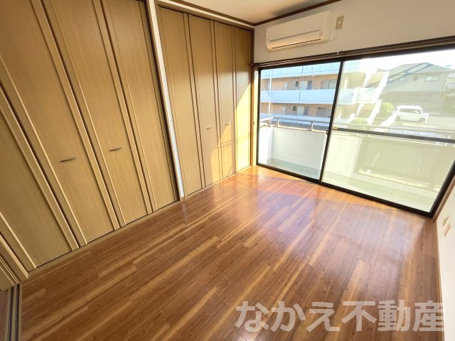 【寝室】 | 広くて明るい寝室